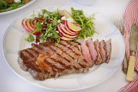 Prajiti muschiul de vita la foc. Antricot De Vita La Gratar Cu Salata Bucataresele Vesele