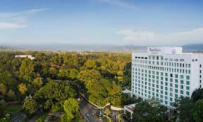 Ayrıca ücretsiz vale otopark vardır. Official Site Royale Chulan Hotels Resorts