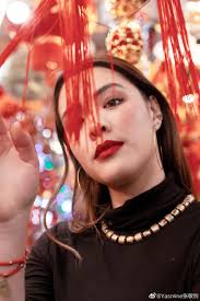 Nhan sắc lai Tây hút hồn của con gái "nữ thần gợi cảm gốc Việt" Chung Lệ Đề