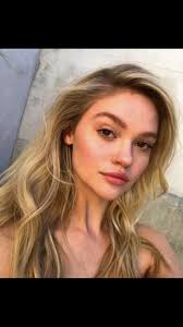 When you are choosing the perfect colors for your blonde hair on top and brown on the bottom hairstyle, you need to think about which colors to match. Beautiful Faces In 2021 Brown Eyes Blonde Hair Blonde Hair Brown Eyes Blonde Brown Eyes