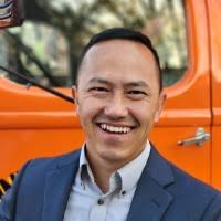 Shoua Lee's Instagram, Twitter & Facebook