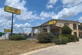 Image result for Rodeway Inn Decatur TX