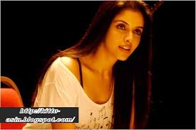 Asin bra strap visible | Asin
