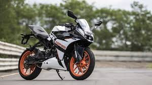 Checkout the front view, rear view, side view, top view & stylish photo galleries of r15 v3. Price Hike Alert Yamaha R15 V3 To Get Costlier By Upto Inr 2 700 The Indian Wire