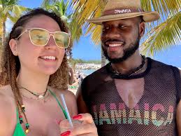 Dominique Wright and Christopher Ross's Wedding Website