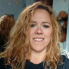 Lori Showalter's Instagram, Twitter & Facebook