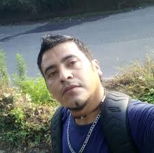 🇸🇻🎭 En Santo Tomás hay un hombre que muchos dicen es la reencarnación de  un comediante legendario de México… y según él, la idea le surgió sin  querer queriendo 😆🎩 ¿Adivinas de