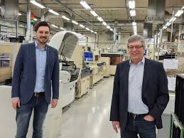 On y trouve encore quatre clubs actifs : Dekimo Now Also Sets Foot On The German Market For Electronics And Software Solutions