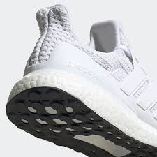 Below you can check out a closer look at both upcoming color options of the adidas ultra boost 4.0. Adidas Ultraboost Dna 4 0 Laufschuh Weiss Adidas Deutschland