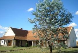 Vente D Un Grand Ranch A Antsirabe A 10minutes Du Centre Ville Madagascar Par Ofim Agence Immobiliere A Tananarive Agence Immobiliere Villa A Vendre Ranch
