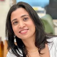 Linda Lalli's Instagram, Twitter & Facebook