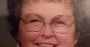 Elizabeth Richter's Instagram, Twitter & Facebook