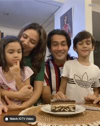 Ditemui di majlis tayangan filem dampak, diana danielle memaklumkan kepada wartawan yang. So Sweet Anak Dah Dua Romantik Still Maintain Diana Danielle Sambut Hari Jadi Farid Kamil Sederhana Penuh Kasih Sayang Keluarga