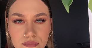 Adriana Marzec's Instagram, Twitter & Facebook