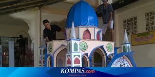 Lingkungan hidup menciptakan miniatur candi dari kardus bekas. Meriahkan Takbiran Miniatur Masjid Seharga Rp 13 Juta Pun Dibuat