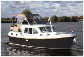 Tunisian based aventura has already established itself as a strong performer in the french market and continues to expand its range. Aventura 34 Ak Classico 4 Personen Boat Charter Holland