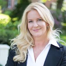 Jennifer Comer's Instagram, Twitter & Facebook