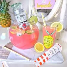Pink Lemonade Bacardi In An Entire Fishbowl Is Honestly My Goal In Life Lemonade Drinks Rum Drinks Easy Pink Lemonade Recipes