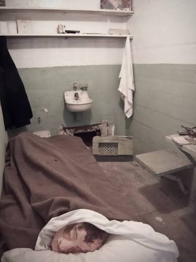 File:Escape Alcatraz Cell.jpg - Wikimedia Commons