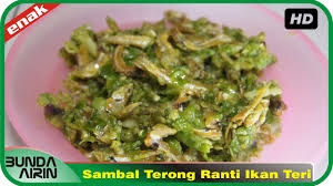 Hidangan terong/terung kari ini sangat cocok disajikan di meja makan sebagai menu santap bersama dengan keluarga. Resep Masakan Terong Pipit