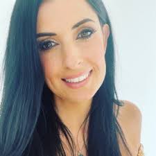 Kelly Coster (@Kellycoster)