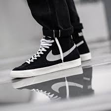 Gefragt von mihajlo am 05.12.2020 zur artikelvariation nike sb zoom blazer mid schuh (white white white). Nike Blazer Mid 77 In Schwarz Cw2371 001 Everysize Nike Blazer Sneakers Mode Nike Schuhe Herren