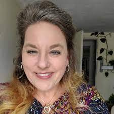 Amy Hatch's Instagram, Twitter & Facebook