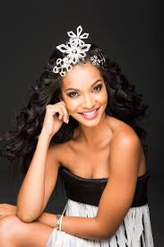 Liesl laurie (born april 28, 1991 in johannesburg, south africa) is a south african model and beauty pageant titleholder who was crowned miss south africa 2015. Pin On People Sa Miss South Africa 2015