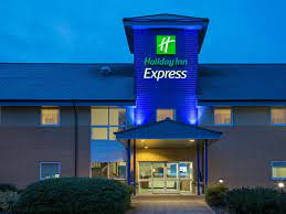 Although the holiday inn express stansted is quite isolated (like most hotels at stansted) there is a mcdonald's opposite the hotel and a bp petrol station with a 'wild bean cafe'. Hotels In Der Nahe Von Stansted Stn