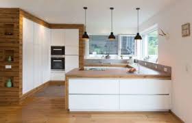 Moderne Kuchen Gfrerer Kuchen Qualitatsmobel In 2020 Wohnung Kuche Kuchen Ideen Modern Moderne Kuche