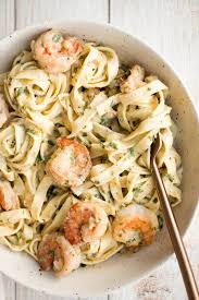 Once the butter and cheese melt into the liquid, a creamy the low carb shrimp alfredo with broccoli can be served on individual serving plates. Shrimp Fettuccine Alfredo Pasta Bake Ahead Of Thyme