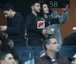 Hakan sabancı kimlere mesaj atıyor? Fanatik On Twitter Unlu Is Adami Hakan Sabanci Ve Serenayaktas Derbiyi Birlikte Izliyorlar Besiktas Galatasaray