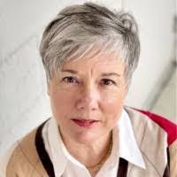 Carolyn Cowden's Instagram, Twitter & Facebook