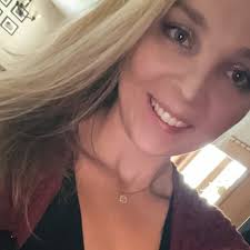 I don't understand the cult of Taylor Swift . Her songs are good but not  extraordinary, her voice is nice but not special