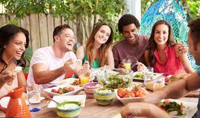 Bu rüyalar genel olarak bolluk bereket anlamında yorumlansa da rüyadaki her detayın tabiri değiştirdiği hesaba katılmalı ve hatırlanabilen tüm. Ruyada Eve Misafir Gelmesi Habersiz Ya Da Kalabalik Misafir Agirlamak