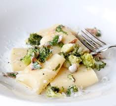 Paccheri Crema Di Burrata Broccoletti E Sarda
