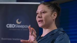 Kerri Gleason's Instagram, Twitter & Facebook