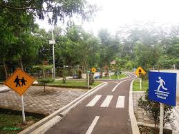 Mewarnai gambar anak membaca buku gambar mewarnai unta pinterest via pinterest.com. Kunto Bimo Di Taman Kota Salatiga Rynari