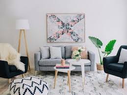 Berbeda dengan rumah sederhana yang berdiri di lahan yang sempit, penggunaan perabot harus lebih dipertimbangkan agar ruangan tidak semakin sempit. 25 Desain Interior Rumah Minimalis Sederhana Dengan Nuansa Modern