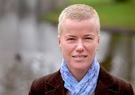 Últimos artículos, noticias y columnas de opinión con el país. 10 X Jeugdfoto S Van Ellie Lust Met Haar Identieke Tweelingzus Linda Nl