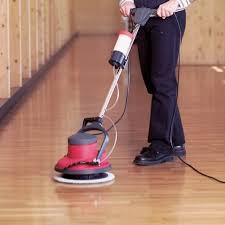 Küçük çizikleri olan ve cilası yıpranmış parke için kumlama, zımparalama ve cilalama işlemini bu iş üzerinde profesyonel bir firmaya yaptırabilir ya da siz gerekli ekipmanları kiralayıp malzemeleri satın alarak işlemi uygulayabilirsiniz. Antalya Zemin Cilalama Alp Temizlik