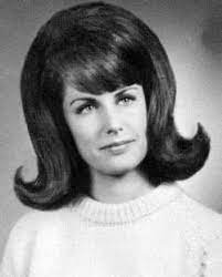 Bringing Retro Back Vintage Hairstyles Retro Hairstyles Hair Flip