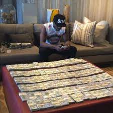 Floyd mayweather net worth in 2020 & business. Floyd Mayweather S Net Worth Passes 1billion Ahead Of Logan Paul Fight Irish Mirror Online