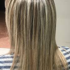 I colpi di sole danno letteralmente luce ai tuoi capelli! Meches Biondo Platino E Biondo Lo Specchio Di Venere Facebook