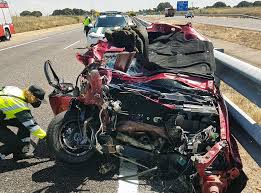 El rapero chileno andi ferrer millanao, conocido como portavoz, está internado con pronóstico reservado tras sufrir un grave accidente este viernes. Tres Heridos En El Choque De Un Camion Y Un Turismo En La A 62 En