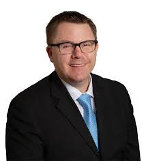 Derek Kane's Instagram, Twitter & Facebook