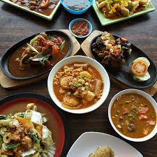 Membuat saus lada hitam sendiri pun kini lebih mudah, karena bunda hanya perlu menggunakan saus tiram selera yang mengandung ekstrak tiram lebih banyak. Menu Makan Sore Di Soloria Sate Luwes In Frame Ayam Kalasan Capcay Goreng Seblak Iga Bakar