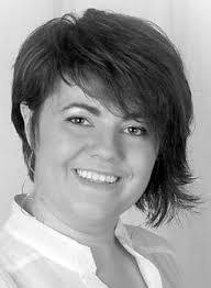 Lynette Dowell's Instagram, Twitter & Facebook