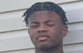 The Clarksville Police Department is asking for the public's help finding a  runaway juvenile. ARTICLE:  https://clarksvillenow.com/local/missing-juvenile-alert-police-seek-help-locating-runaway-16-year-old-3/