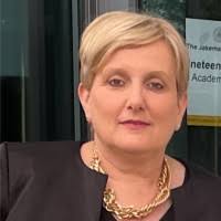 600+ profilů „Conley“